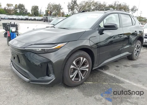 2025 Toyota Bz4X Xle из США, поврежденный, VIN JTMABACA6SA101548